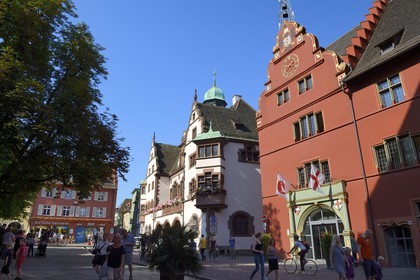 Germany, Baden-Wurttemberg, Freiburg im Breisgau, the city hall, the old right and the new one left on Rathausplatz