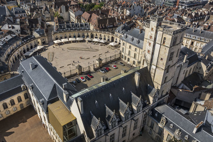 France, Cote d'Or, Dijon, area listed as World Heritage by UNESCO, Palace of the Dukes of Burgundy on the Place de la Libération topped by the Philippe Le Bon tower (aerial view)