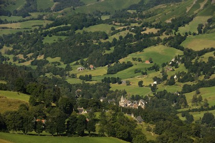 France, Cantal, Monts du Cantal, Parc Naturel Regional des Volcans d' Auvergne (Regional Nature Park of the Volcanoes of Auvergne), the Vallee de la Jordanne (Jordanne Valley) towards Mandaille-Saint-Julien
