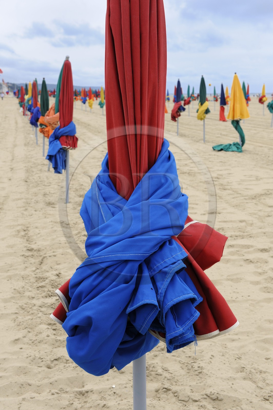 France, Calvados (14), Pays d'Auge, Deauville, la plage et ses parasols