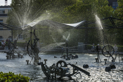Suisse, Bâle, Theaterplatz, Fontaine du Carnaval de Tinguely (Fasnachtsbrunnen)