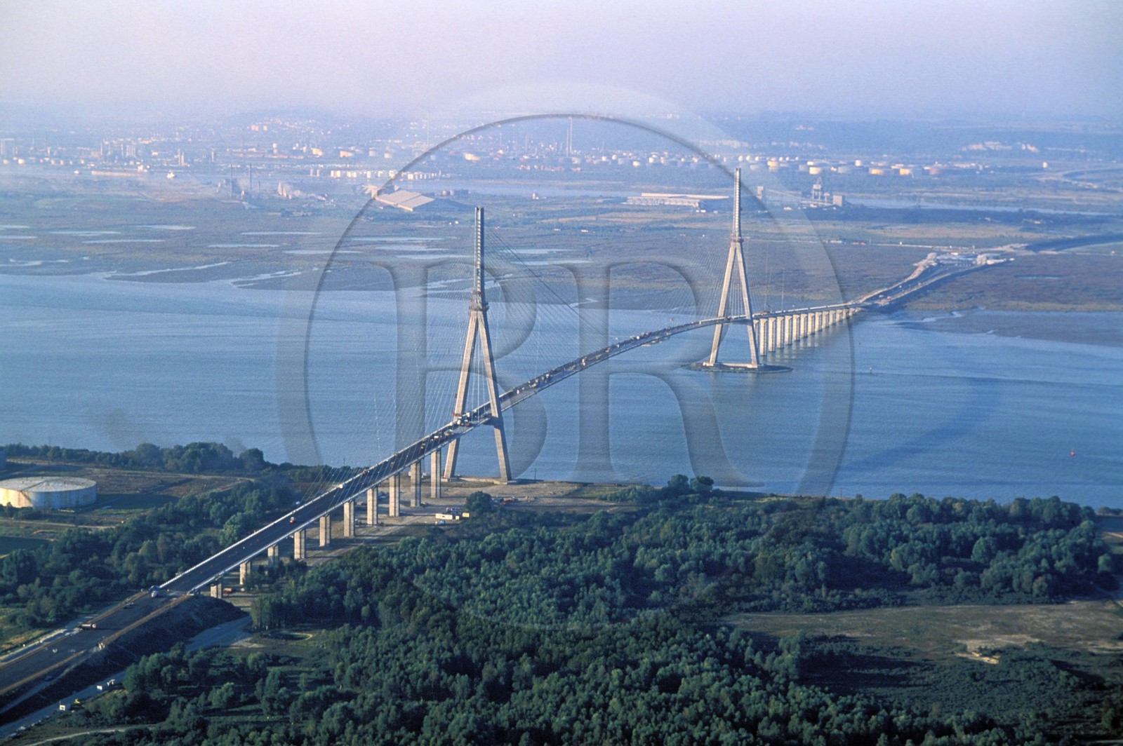 France, Seine-Maritime (76), le Pont de Normandie (vue aérienne)
