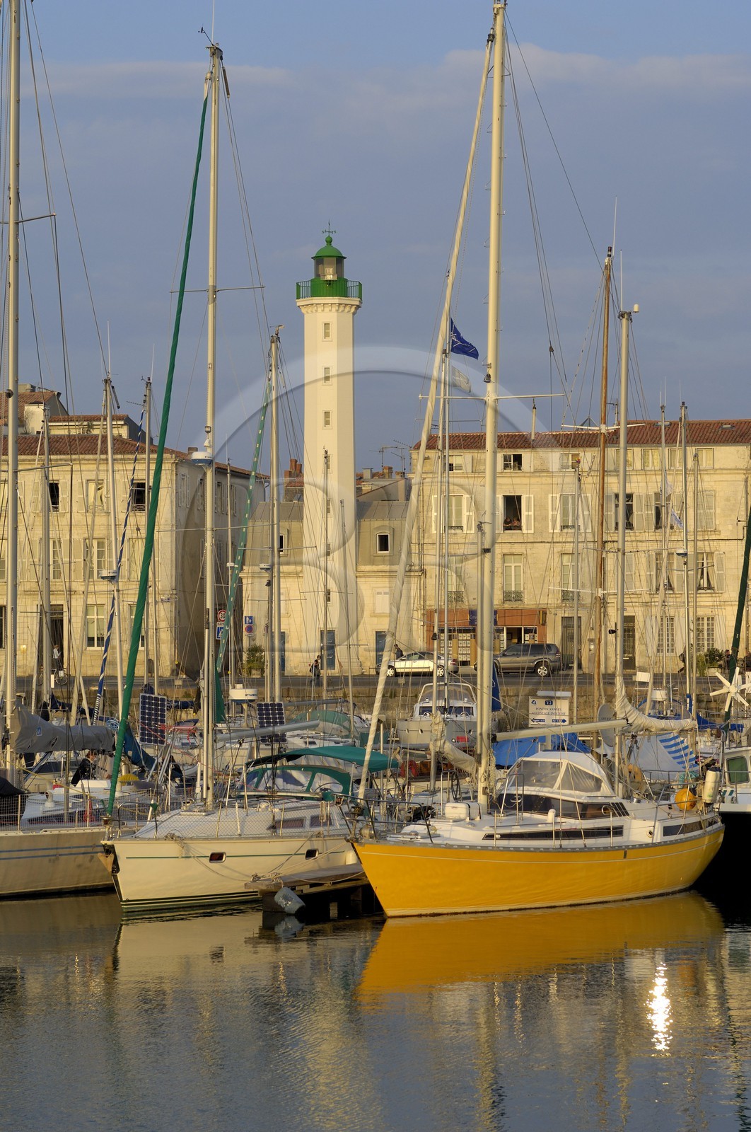 France, Charente-Maritime (17), La Rochelle, bassin à flot du Vieux Port