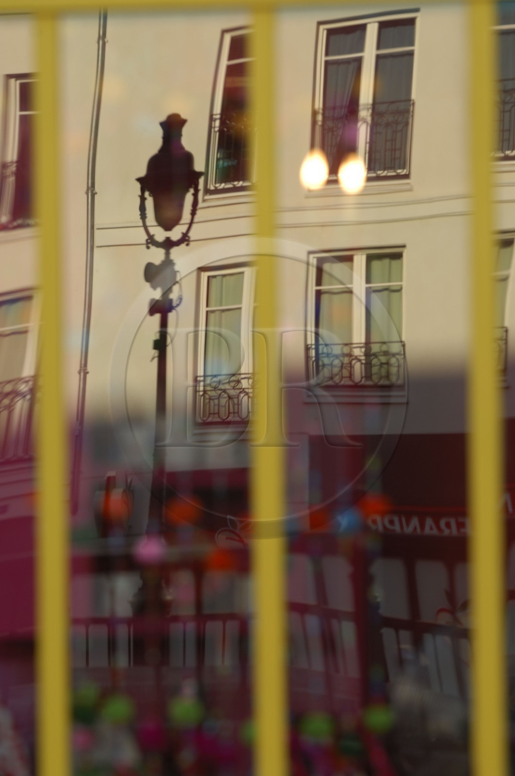 France, Paris (75), canal Saint-Martin, reverbère