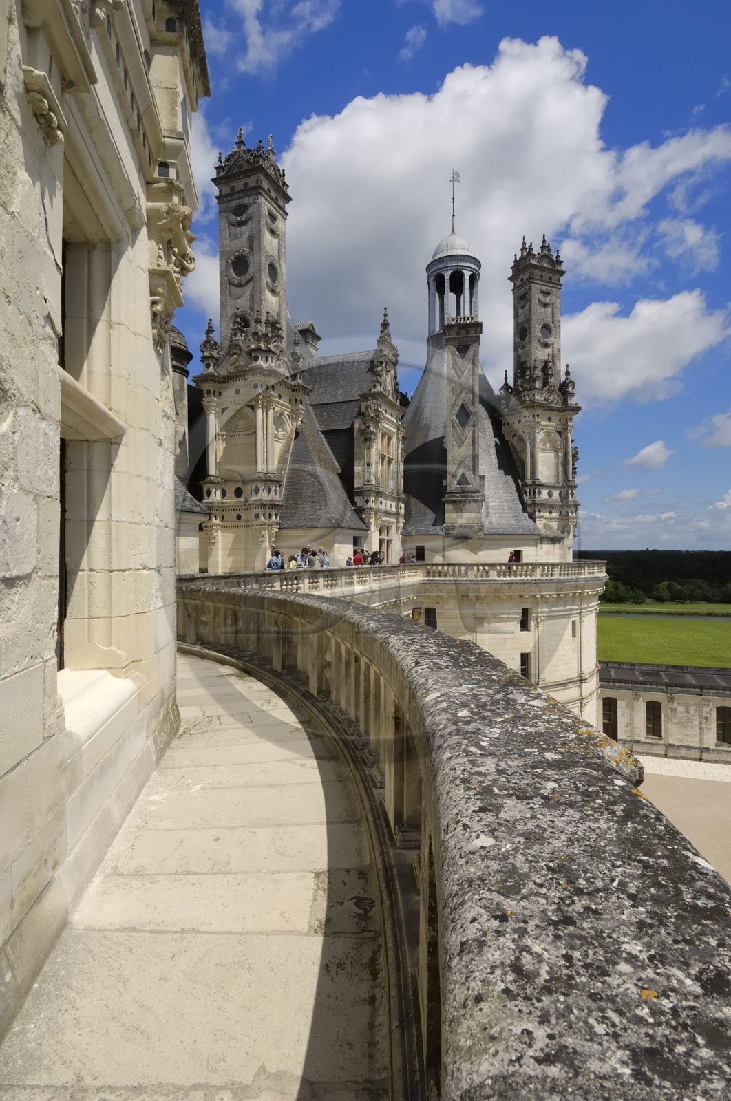 France, Loir et Cher (41), Vallée de la Loire classée Patrimoine Mondial de l' UNESCO, château de Chambord, sur la terrasse du toit
