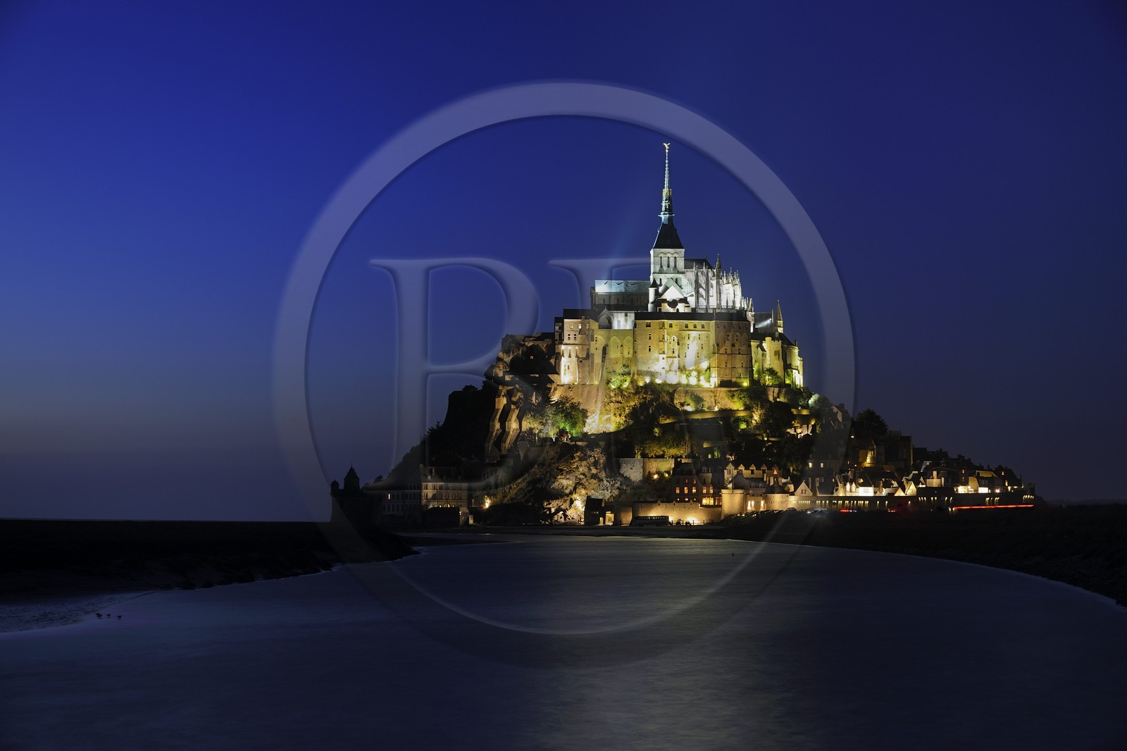 France, Manche (50), Mont-Saint-Michel, classé Patrimoine Mondial de l'UNESCO, et le Couesnon