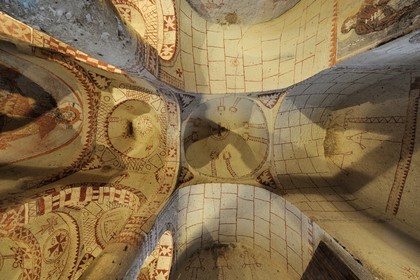 Turquie, Anatolie Centrale, province de Nevsehir, Cappadoce classée Patrimoine Mondial de l'UNESCO, Göreme, le musée en plein air, église troglodytique de Sainte-Barbe (Barbara Kilisesi)
