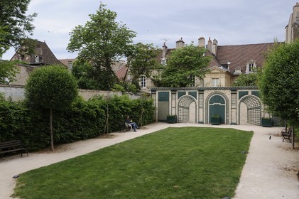 France, Côte d'Or (21), Dijon, petit jardin public secret rue Sainte-Anne face au musée d'Art Sacré