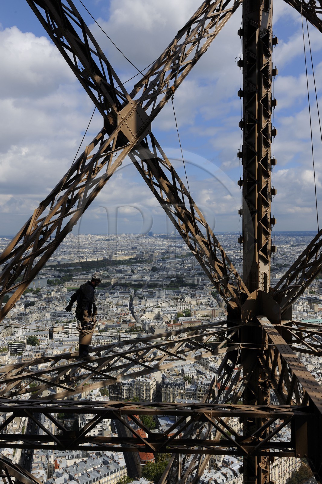 France, Paris (75), peintre de la Tour Eiffel