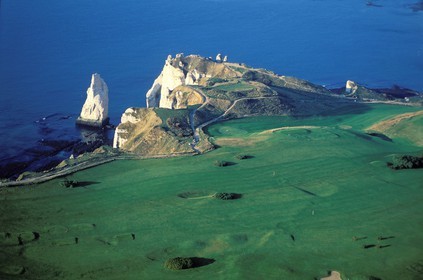 France, Seine-Maritime (76), Pays de Caux, Côte d'Albâtre, la falaise et du golfe d'Etretat, (vue aérienne)
