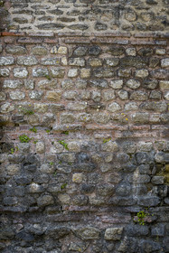France, Finistère (29), Brest, le château qui abrite le musée national de la Marine, mur gallo-romain