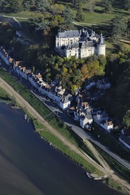 France, Loir-et-Cher (41), Vallée de la Loire classée Patrimoine Mondial de l'UNESCO, château de Chaumont-sur-Loire (vue aérienne)