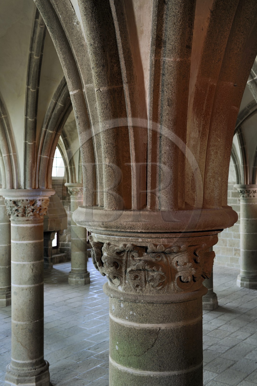 France, Manche (50), l'abbaye du Mont-Saint-Michel, classé Patrimoine Mondial de l'UNESCO, la Merveille, salle dite des Chevaliers sous le cloître