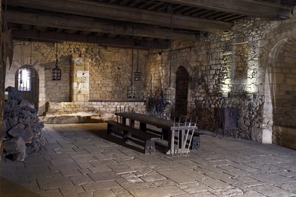 France, Dordogne (24), Périgord Noir, vallée de la Dordogne, Beynac-et-Cazenac, labellisé Les Plus Beaux Villages de France, le chateau du XIIIème siècle, la salle des gardes