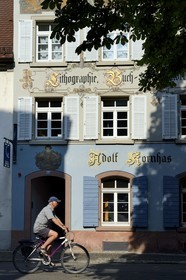 Allemagne, Bade-Wurtemberg, Fribourg en Brisgau, façade d'un éditeur dans Herrengasse