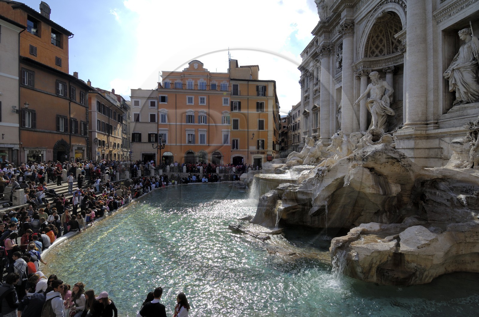 Italie, Latium, Rome, centre historique classé Patrimoine Mondial de l'UNESCO, quartier du Quirinal, fontaine de Trevi