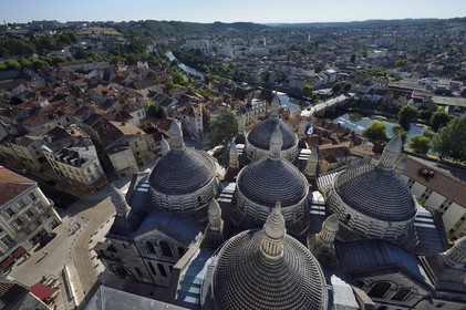 France, Dordogne, White Perigord, Perigueux, the domes of the Saint Front Cathedral, stop on Route of Santiago de Compostela listed as World Heritage by UNESCO, and the banks of the Isle river