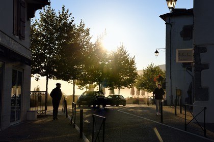 France, Pyrenees Atlantiques, Basque Country, Cambo les Bains, the boulevard des Terrasses on the banks of the Nive river in the early morning