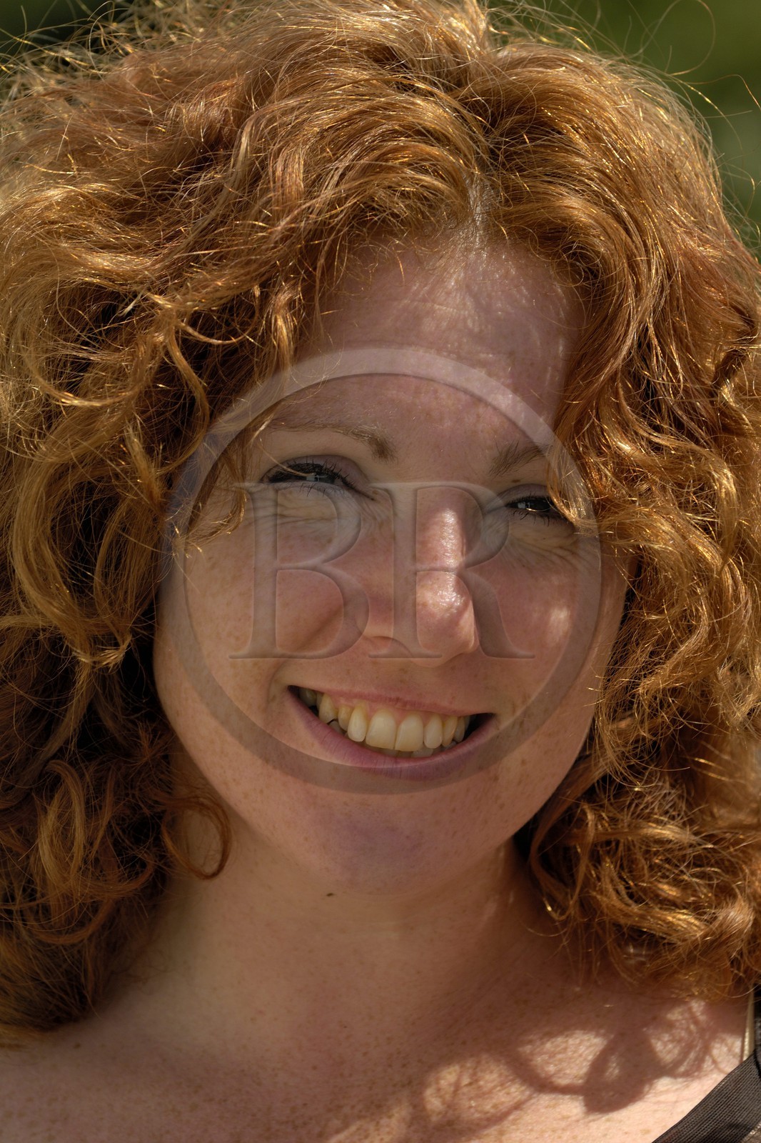 Irlande, Comté de Galway, Aran Islands, Inishmore, femme rousse habitant l'ile