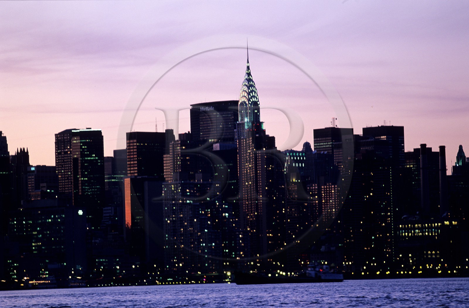 états-Unis, New York, Manhattan, Midtown, Chrysler Building et l' East River