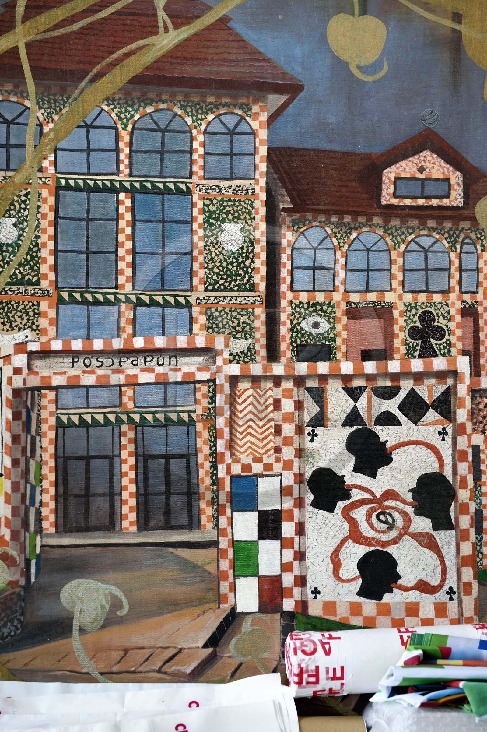 France, Paris (75), Barthelemy Toguo, l'artiste fondateur de Bandjoun Station au Cameroun représenté ici dans sa peinture