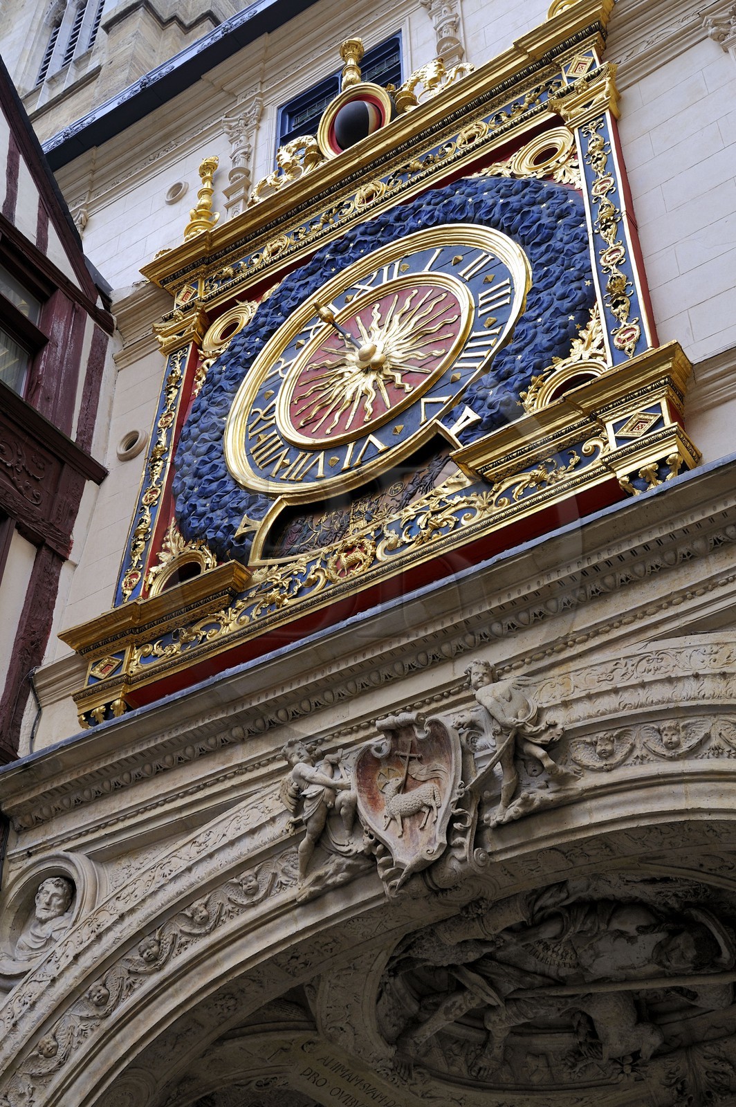 France, Seine-Maritime (76), Rouen, le Gros-Horloge, horloge astronomique avec un mécanisme du XIVe siècle et un cadran du XVIe siècle