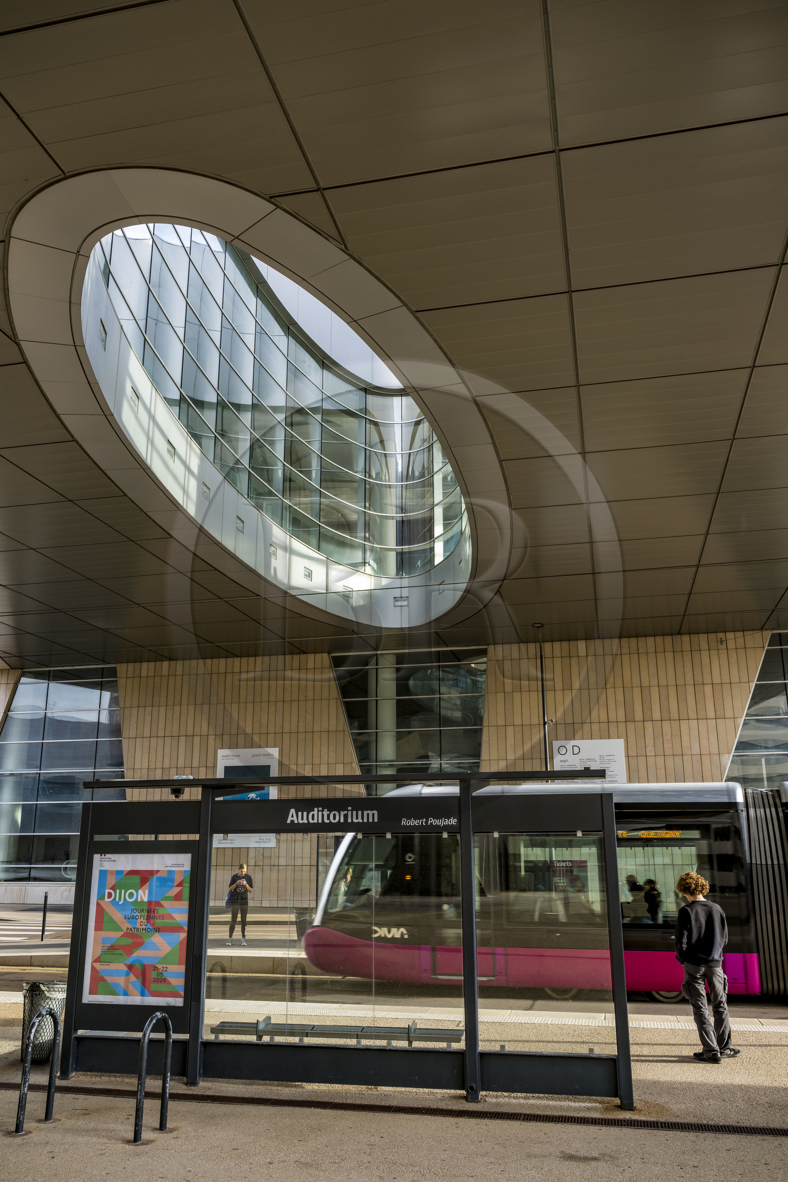 France, Côte-d'Or (21), Dijon, quartier Clémenceau, l'auditorium Robert-Poujade abritant l'opéra, l'oculus