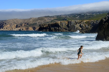 Portugal, région de Lisbonne, Cascais, petite plage sauvage de Abano au nord de la plage de Guincho sur la côte d'Estoril
