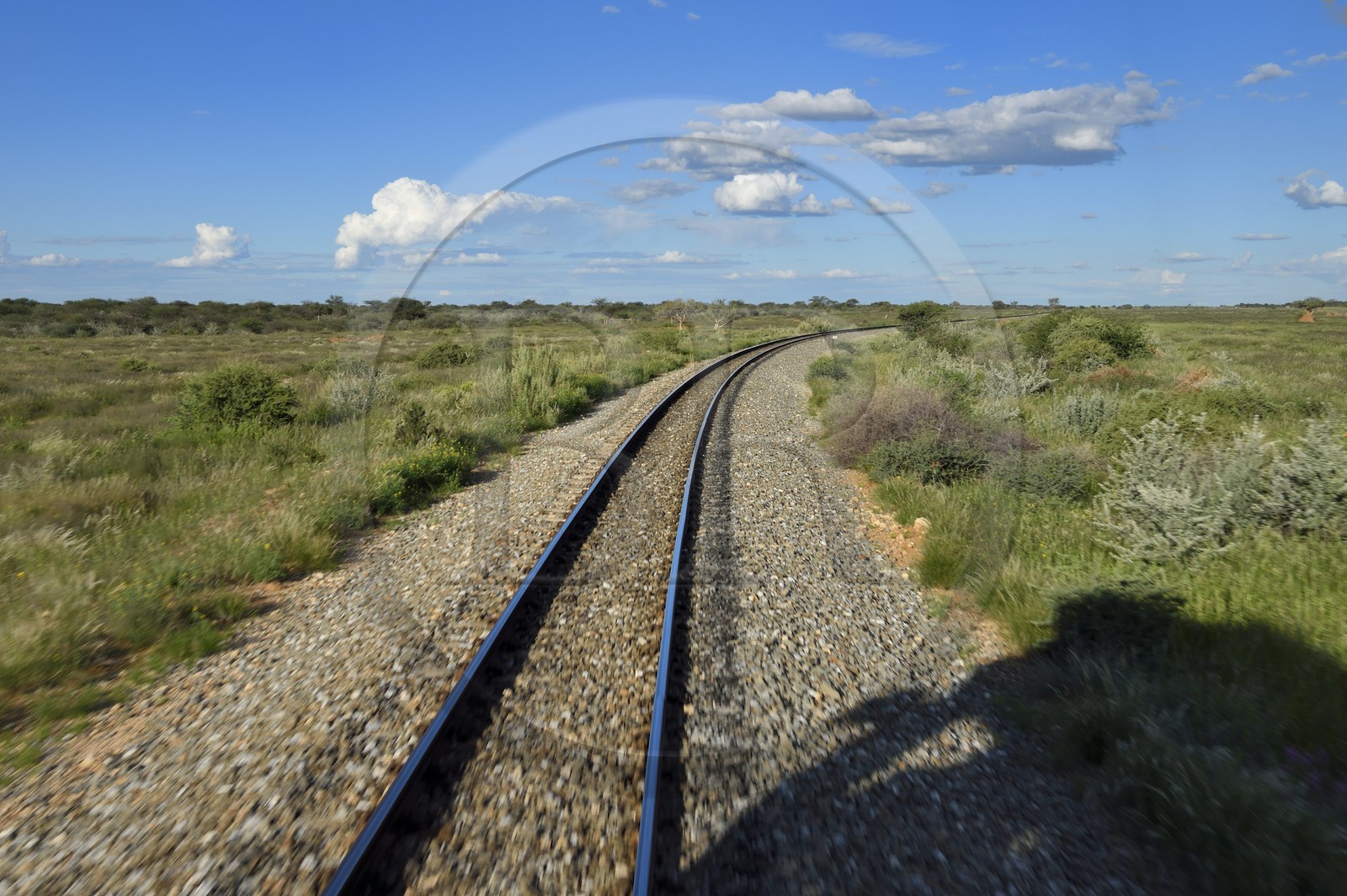 Namibie, région de Erongo, voie ferrée emprunté par le Shongololo express Namibie, région de Erongo, voie ferrée emprunté par le Shongololo express
