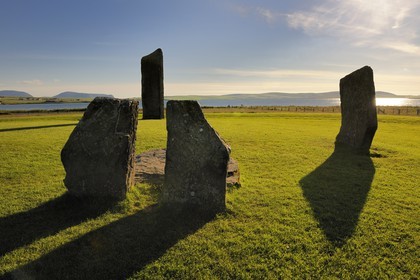 Royaume-Uni, Ecosse, Iles Orcades, Ile de Mainland, Loch of Stenness, pierres levées de Stenness, classées Patrimoine Mondial de l' UNESCO