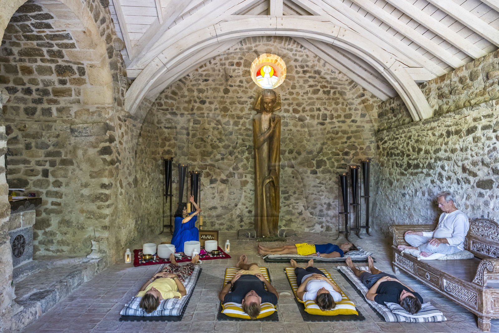 France, Var (83), Provence Verte, Bras, la maison d'hotes Le Peyrourier - une campagne en Provence, le voyage sonore de l'artiste musicienne Yasi Zandi dans l'ancienne chapelle templière reconstruite