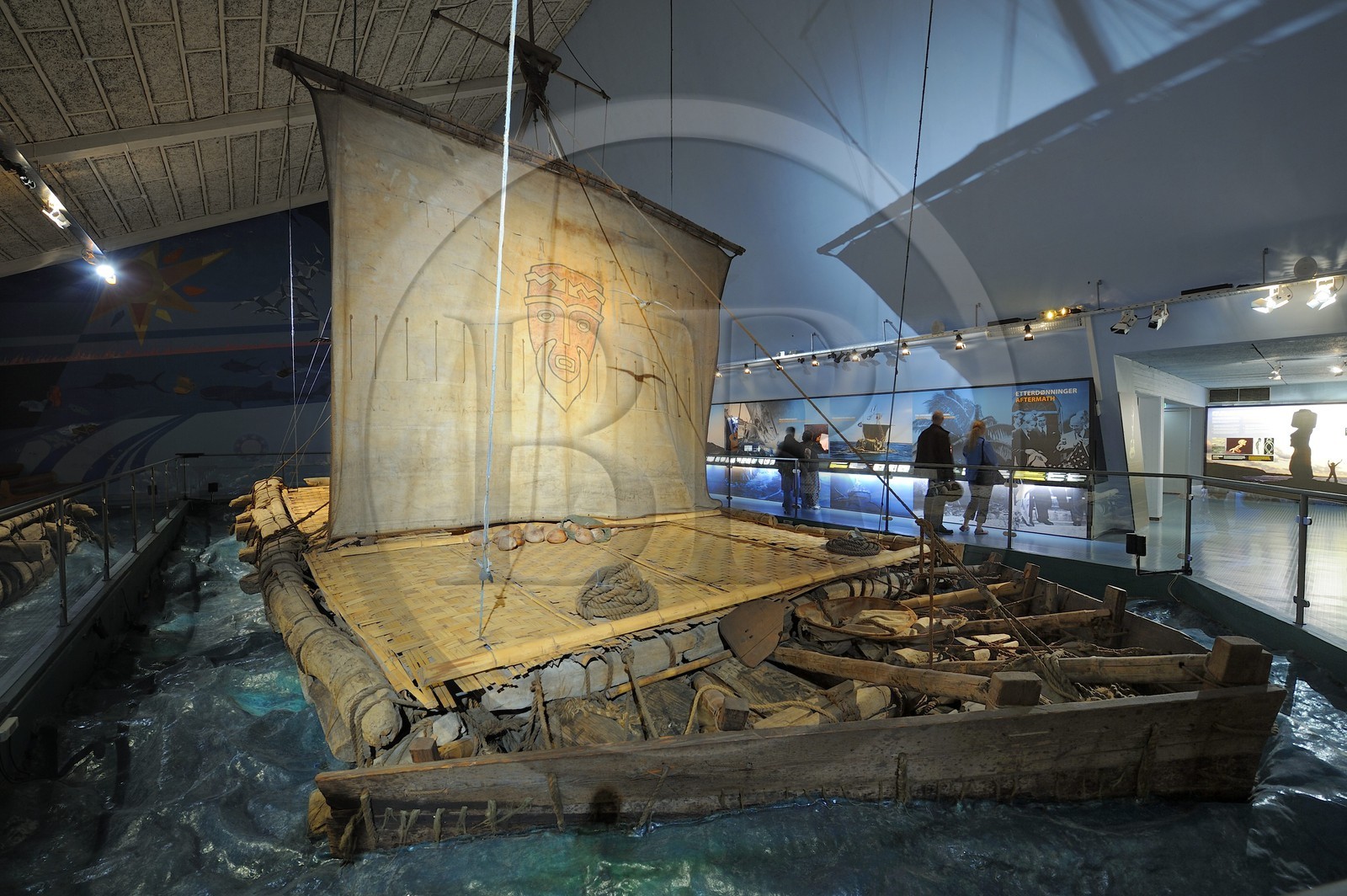 Norvège, Oslo, presqu'île de Bygdoy, musée du Kon-Tiki, le radeau Kon-Tiki (1947) de Thor Heyerdahl qui a traversé le pacific du Perou à la Polynésie