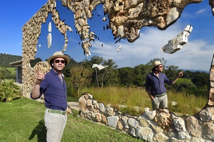France, Var (83), Iles d'Hyères, parc national de Port Cros, Ile de Porquerolles, la Fondation Carmignac, La Traversée (2018) oeuvre de Jean Denant, Charles Carmignac directeur de la Fondation Carmignac