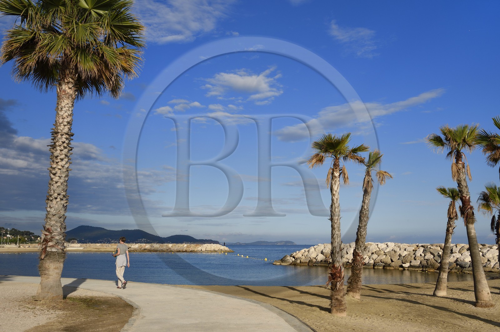 France, Var (83), Toulon, plage artificielle du quartier du Mourillon