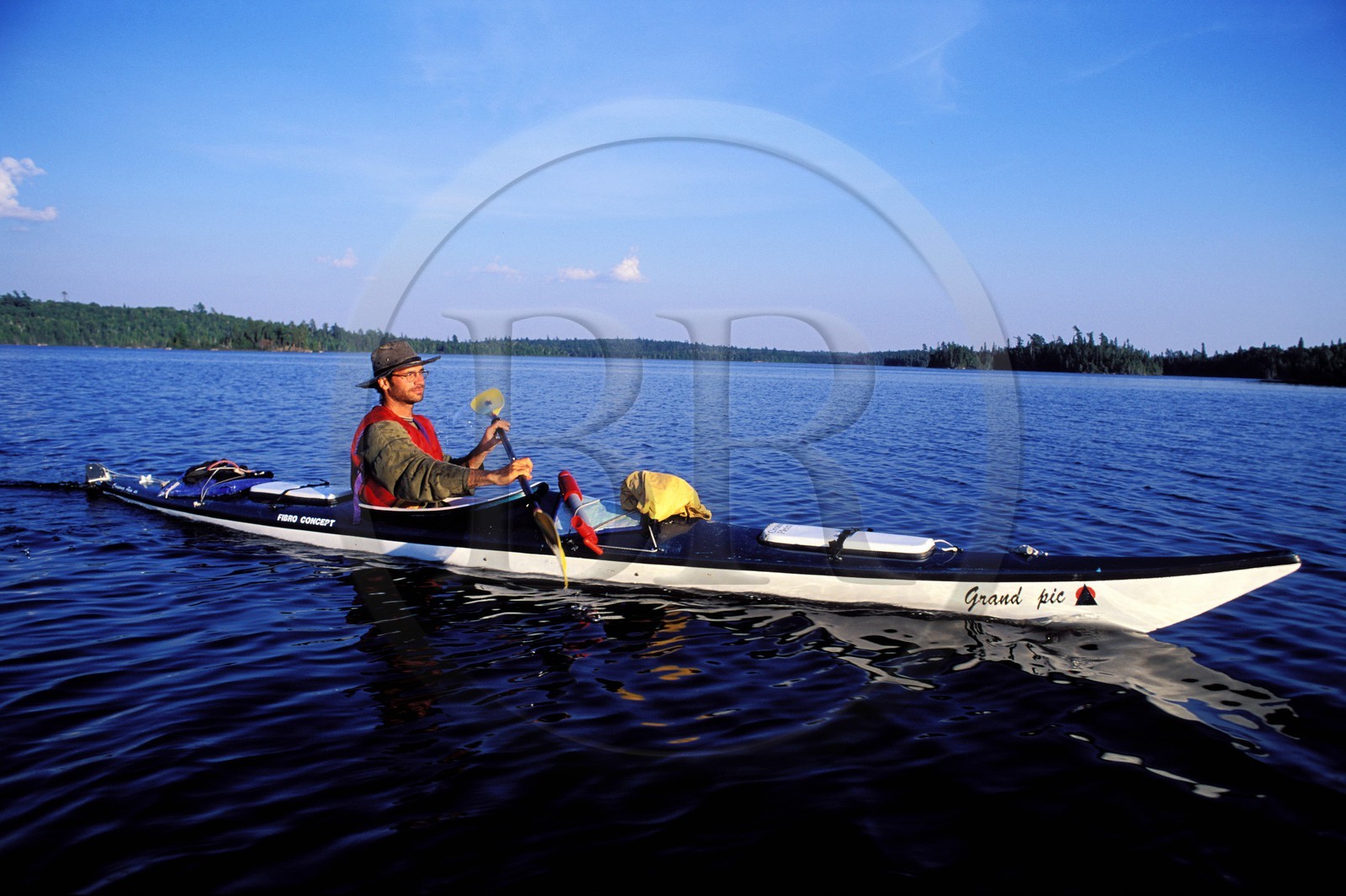 Canada, province de Québec, Réserve faunique de la Vérendrye, kayak de mer sur le lac Victoria