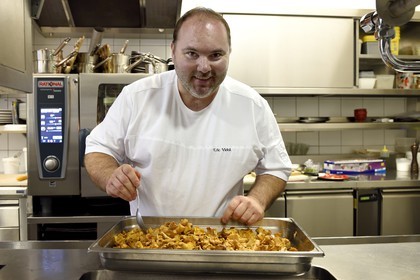 France, Dordogne, White Perigord, Perigueux, the chef Eric Vidal of the l'Essentiel restaurant