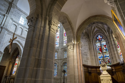 France, Saone et Loire, Autun, Saint Lazarus Cathedral, one of the historiated capitals adorns the columns of the central nave, reliquary of Saint Lazarus in the chapel on the right