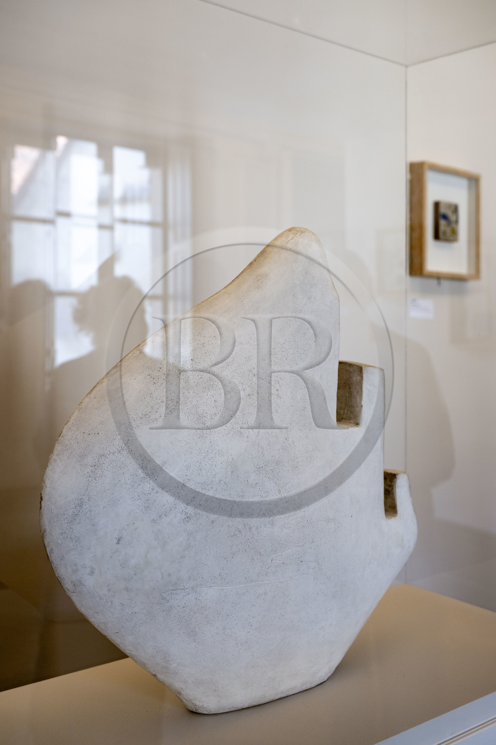 France, Yonne (89), parc naturel régional du Morvan, Vézelay, classé au Patrimoine Mondial de l'UNESCO, labellisé Les Plus Beaux Villages de France, Le musée Zervos - Maison Romain-Rolland, Malgré les Mains (1932) de Alberto Giacometti