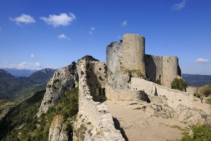 France, Aude, Peyrepertuse, the ruins of Cathar castle built in XIIth century, donjon of the lower court