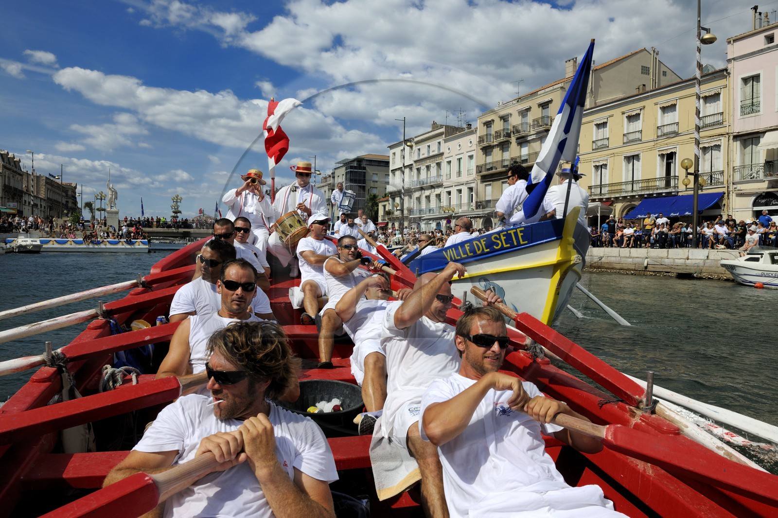 France, Herault, Sete, canal Royal (Royal Canal), Fete de la Saint Louis (St Louis's feast), sea jousting, the rowers