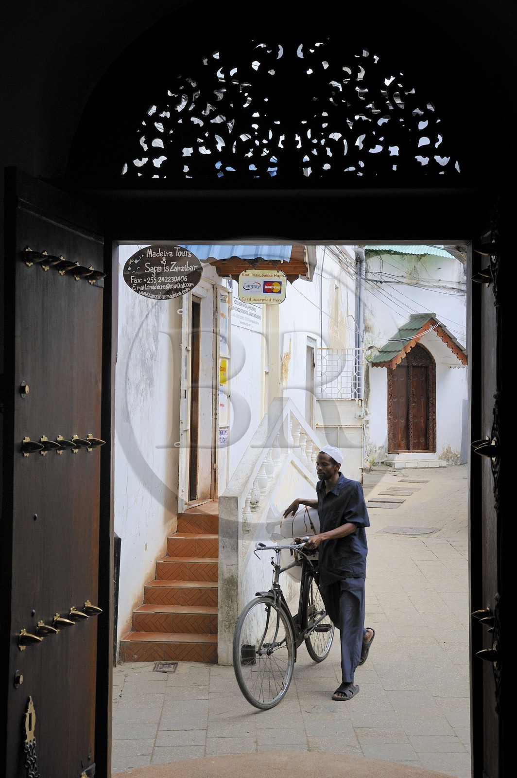 Tanzanie, archipel de Zanzibar, île de Unguja (Zanzibar), ville de Zanzibar, Stone Town, classé Patrimoine Mondial de l' UNESCO, l’hôtel de charme Kisiwa House dans une maison traditionnelle du quartier de Baghani
