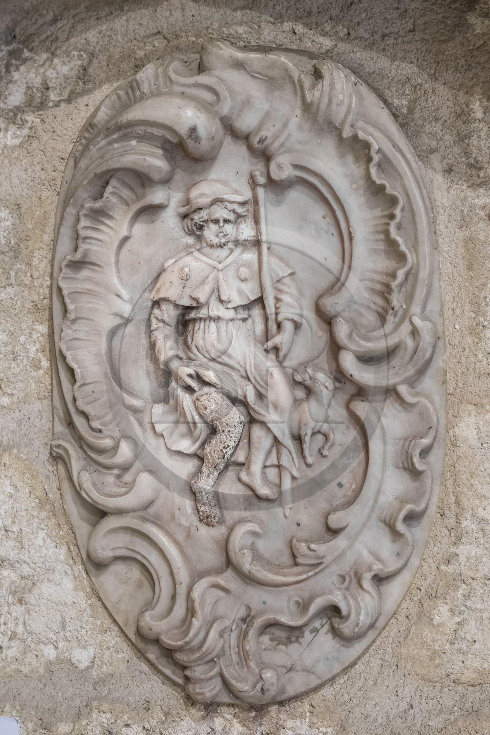 France, Hérault (34), Montpellier, centre historique appelé l’Ecusson, Hotel de Varenne, hotel particulier datant de l'époque médiévale et abritant le Musée du Vieux Montpellier, représentation de Saint-Roch, saint guérisseur des pestiférés au XIVème siècle et saint des pèlerins, protecteur de la ville