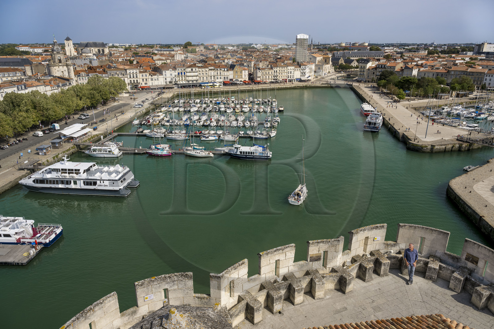 France, Charente-Maritime (17), La Rochelle, le Vieux Port vu depuis le sommet de la Tour Saint-Nicolas