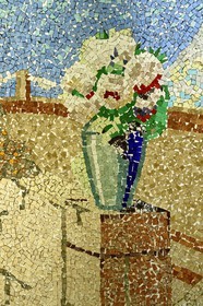 France, Alpes-Maritimes (06), Nice, quartier des Baumettes, l'immeuble Art déco Le Gloria Mansions, vitrail composé de pièces de mosaïque de verre au dernier étage