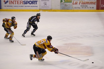 France, Haute-Savoie (74), Morzine, match de hockey sur glace du Hockey Club Morzine-Avoriaz appelé les Pingouins