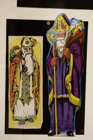 France, Bas-Rhin (67), Gertwiller, musée et fabrique de Pains d'épices Lips, le Saint Nicolas qui est traditionnellement placé sur les pains d'épices, chromos