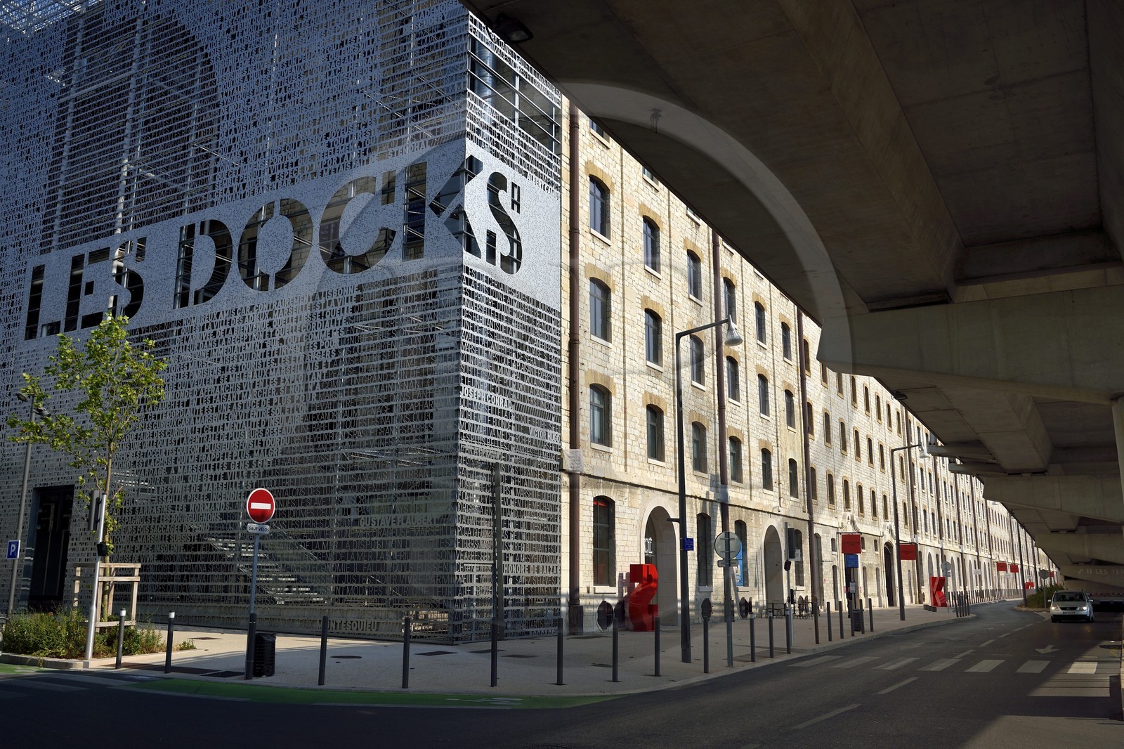 France, Bouches-du-Rhône (13), Marseille, Zone Euroméditerranée, quartier La Joliette, centre commerciel des Docks