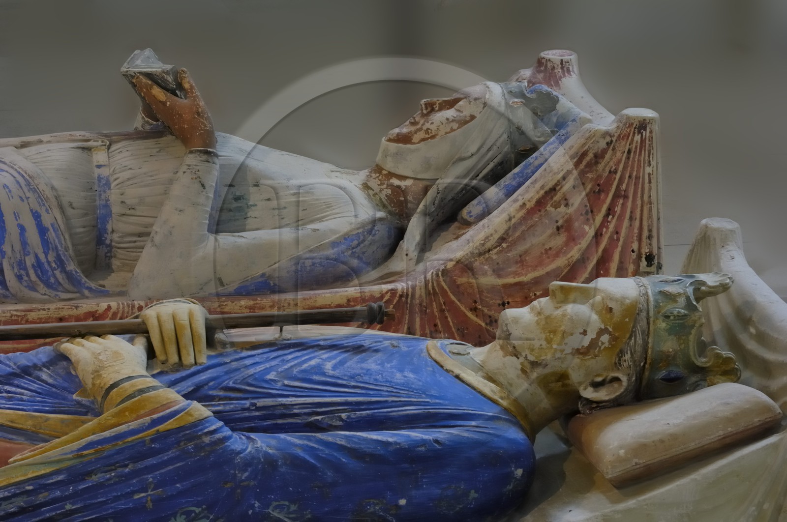 France, Maine et Loire (49), Vallée de la Loire classée Patrimoine Mondial de l' UNESCO, Fontevraud-l'Abbaye, abbaye de Fontevraud, l'église abbatiale, gisants polychromes des Plantagenêts, le roi d'Angleterre Henri II et son épouse Aliénor d'Aquitaine