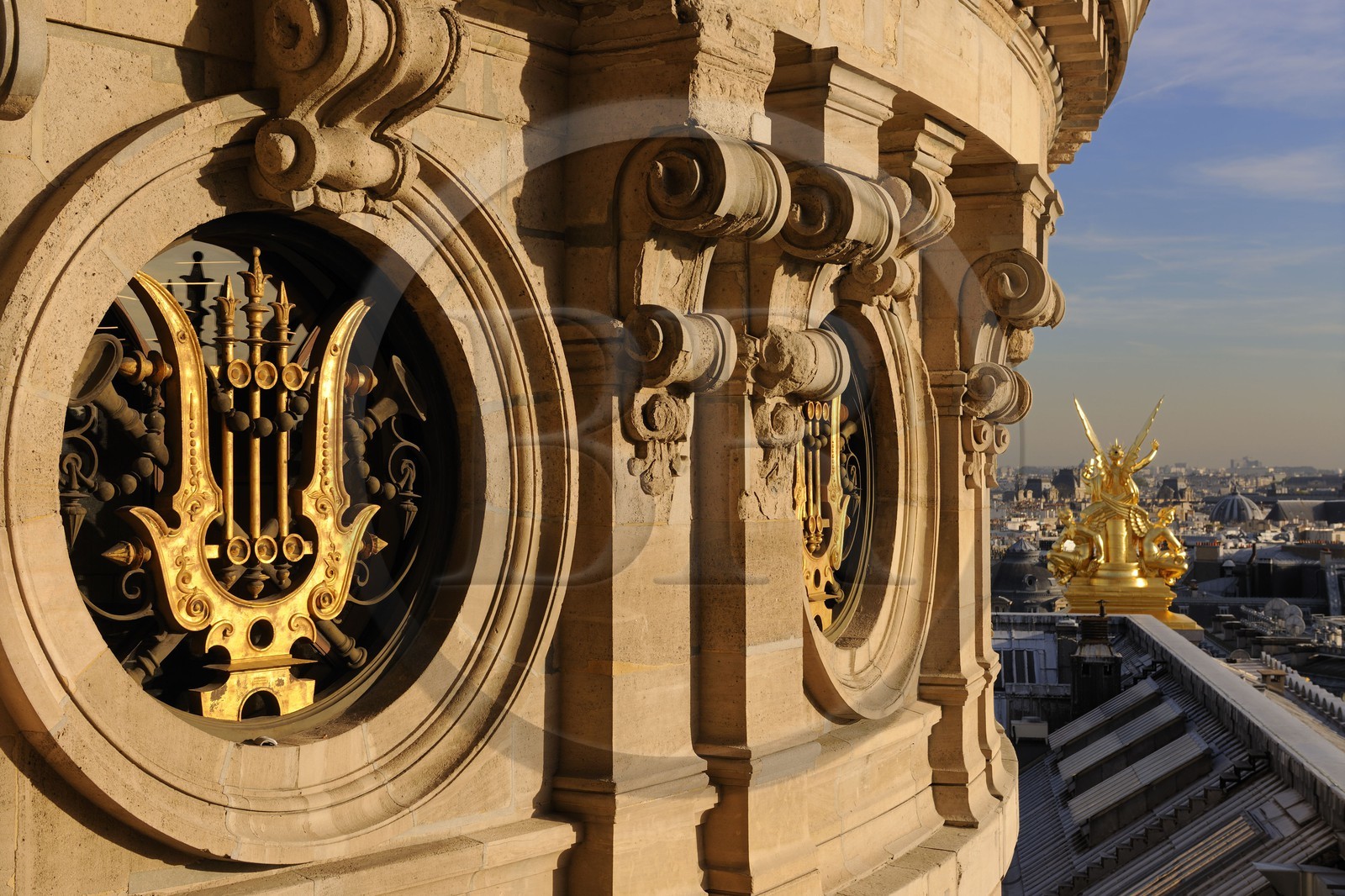 France, Paris (75), l'Opéra Garnier, les toits avec le coté d'une rotonde