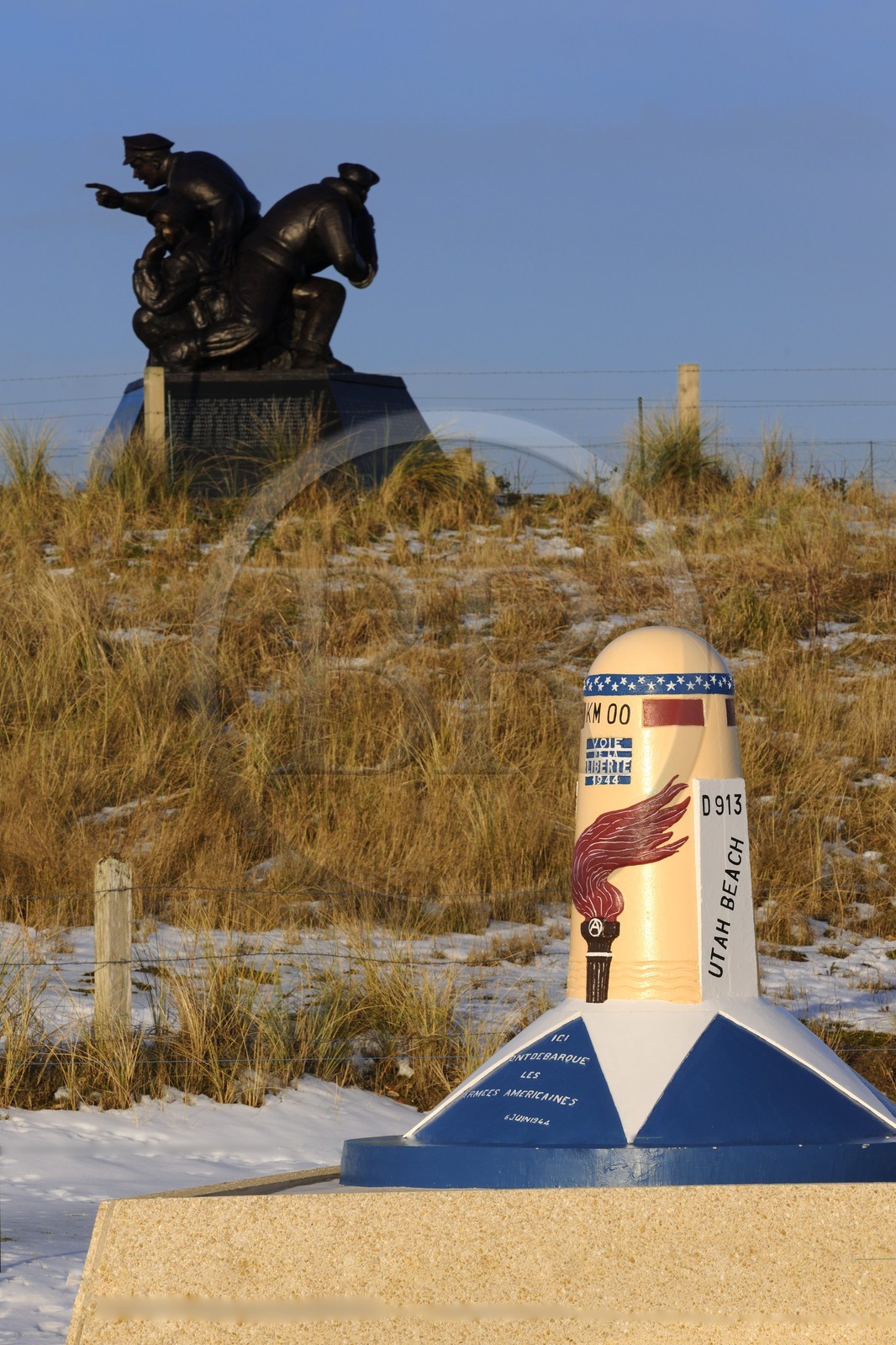France, Manche (50), Utah Beach, borne de La voie de la liberté commémorant les premiers pas des troupes alliées sur la continent en juin 1944